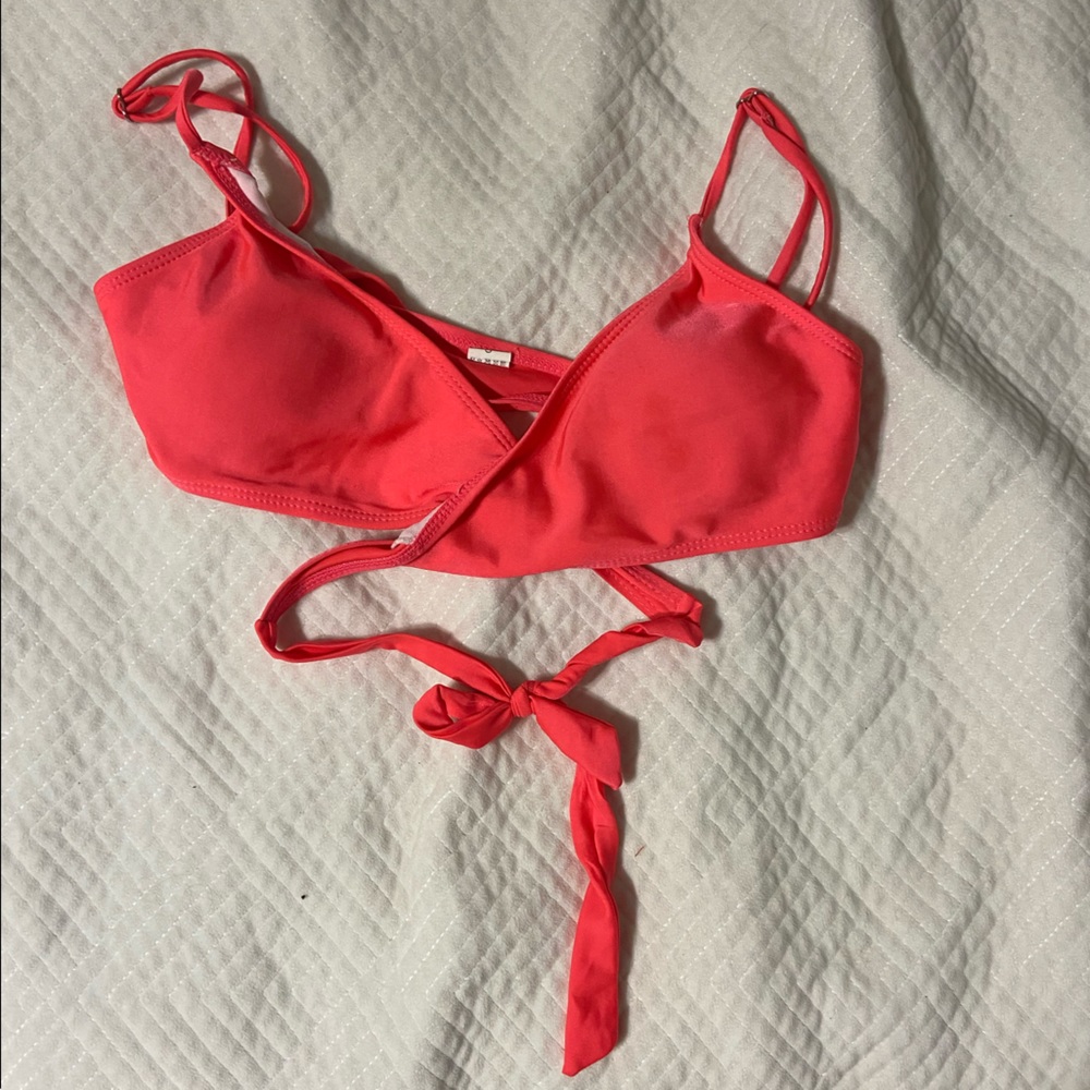 Target cross tied pink bikini top, good condition, size: small